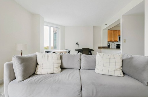 Prudential - St. Botolph Apartment | Blueground | Prudential/St. Botolph, pool, nr Fenway Park