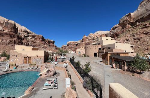 Bluff Hotel | Bluff Dwellings Resort