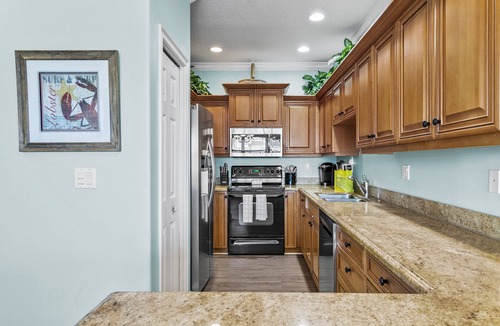 Bradenton Beach House | Breakers 4 at Sandcastle · Gulf & Bridge St Views · Sleeps 8