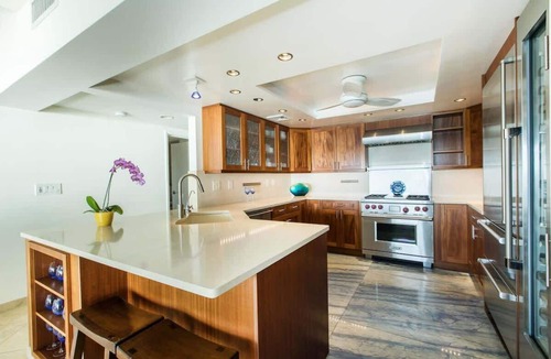 Wailua Condo | Breathtaking Sunrise View Oasis 3 Bedroom Sleeps 6, Oceanfront Luxury, Pool & AC