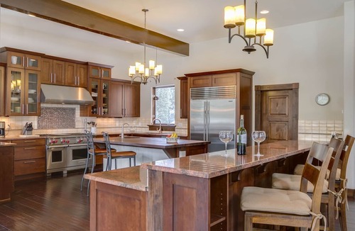 Blue River House | Breckenridge Modern Luxury Home with Hot Tub, Minutes to Slopes, Sleeps 10