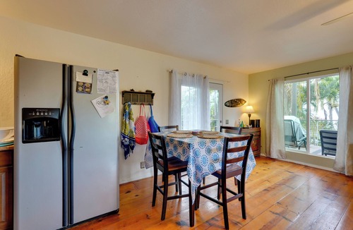 Kona Palisades Cottage | Breezy Kailua-kona Bungalow w/Lanai & Ocean View!
