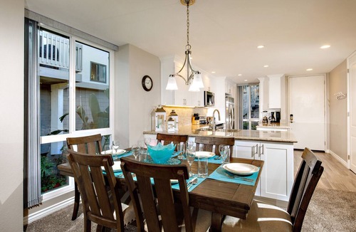 Townsite Condo | Bright & Beautiful Ocean View 2BR Cottage with Stunning Upgrades