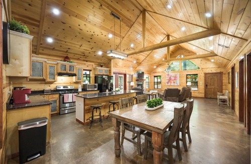 Hochatown Cabin | Broken Spoke- Broken Bow/Hochatown- 2bd
