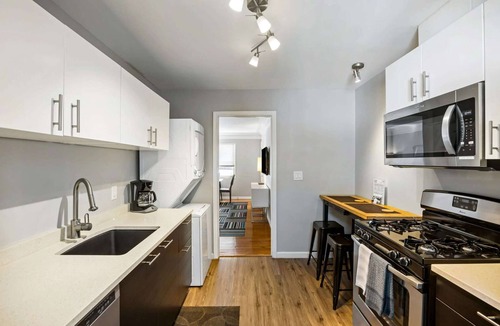 Brookwood Apartment | Brookwood Courtyard by BCA Furnished Apartments Bcc1b 06 F