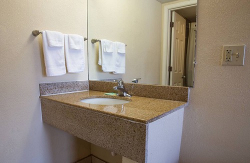 Cocoa West Hotel | Budget Inn Cocoa