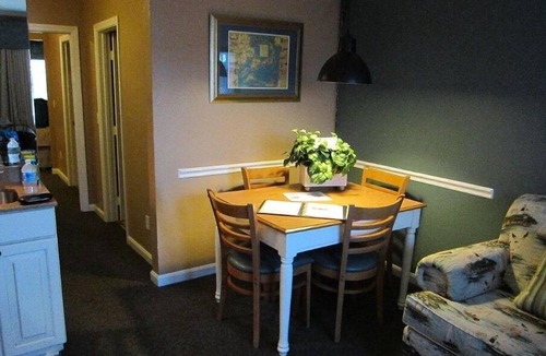 South Yarmouth Resort | Cape Cod, MA Studio Available in July