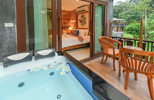Na Mueang Hotel | Cascade Tara