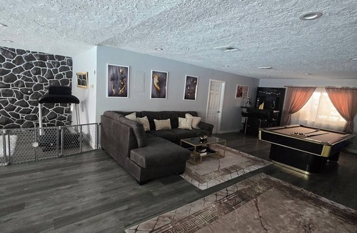 Downtown Las Vegas House | Central beautiful house with everything you need , Poll grele, Casita backyard.