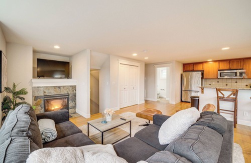 Eastlake House | Central to Everything! Prime Seattle Townhome