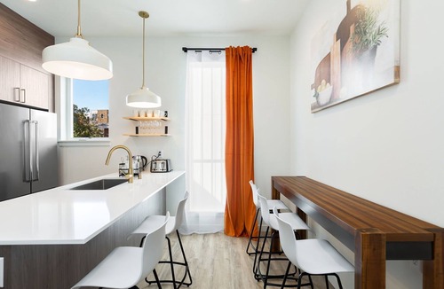 Broadway House | Centrally Located Capitol Hill Townhome w/Amazing View & Free Parking Onsite