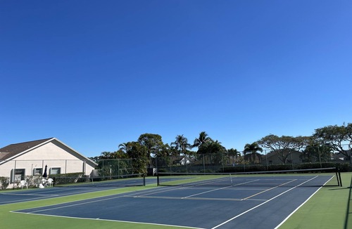 Indian Creek House | Centrally located home close to all Jupiter has to offer! PET FRIENDLY!