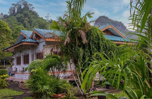 Chumphon House | Chaikao Mountain View Retreat - Family pool villa