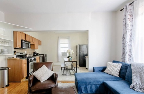 Riverside Apartment | Charming 2 bedroom near Central Square!