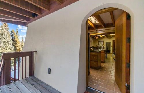 Breckenridge House | Charming 2BR Mountain Getaway Near Hiking Trails