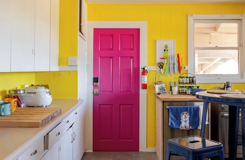 Waialee House | Charming 3-bedroom house in Haleiwa with AC, WiFi. Family friendly. Parking.