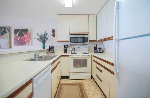 Wailua Condo | Charming Oceanfront Top Floor Condo at Wailua Bay with Stunning Views and Local Fisherman Sightings!