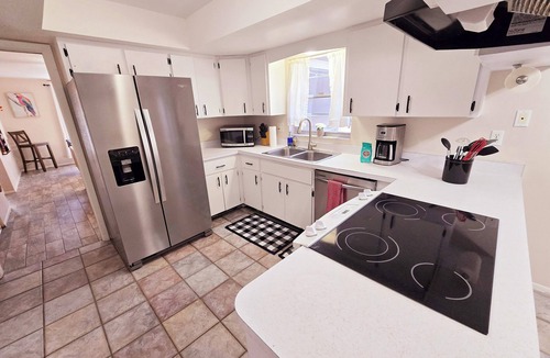 Palma Sola House | Charming Spacious Home with a Game Room Close to Beaches and IMG Academy.