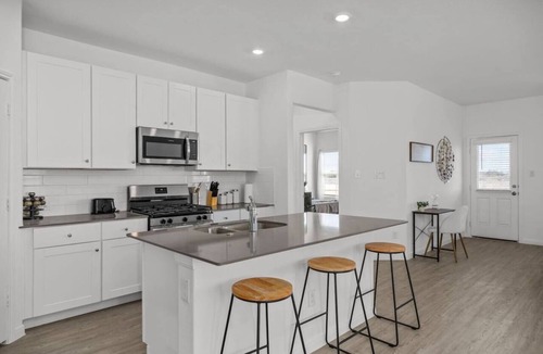 Wetmore House | Chic & Comfortable NB Escape