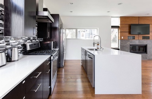North Beacon Hill House | Chic Pet-Friendly Seattle Escape with City Skyline Views