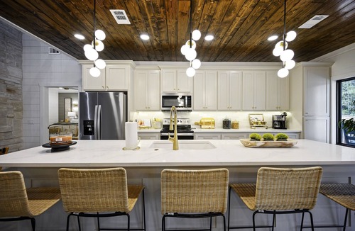 Hochatown Cabin | Chicken and Waffles Cabin Retreat w Hot Tub, Fire Pit , Fireplace & Deer Watch