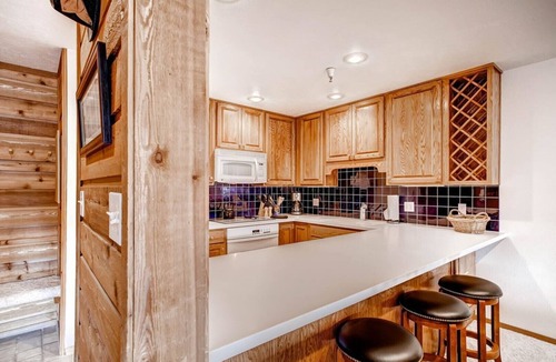 Historic District Condo | Cimarron - great condo! Slopes and town within easy walking distance
