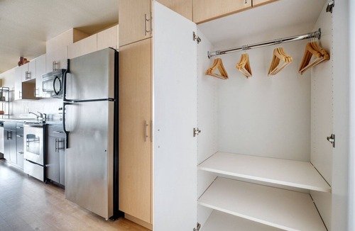 Lower Queen Anne Apartment | Classic Queen Anne 1BR w/Gym, W/D, Lounge & Roof Deck, by Blueground