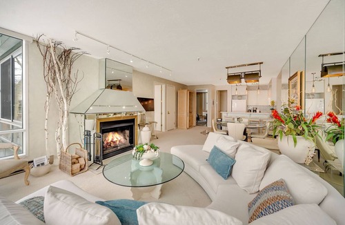 Salt Lake Mountain Resorts Condo | Comfort, Convenience, and Modern Amenities at this Ski in/Ski Out Condominium