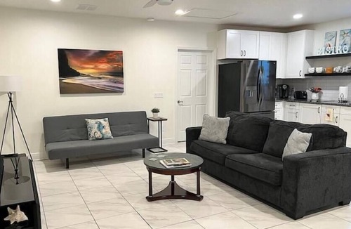 Altamonte Springs House | Comfortable Guest Suite in Altamonte Springs - Large Pool