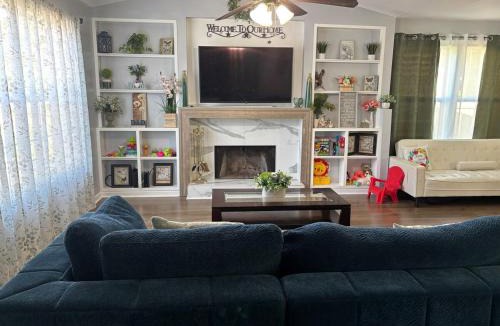 McDonough House | Comfy spacious and central home