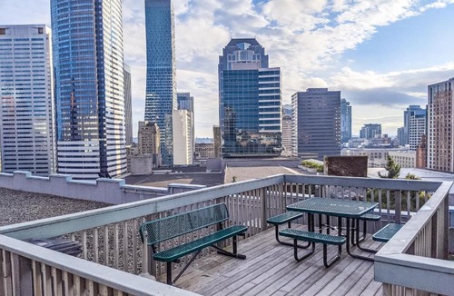 Downtown Seattle Apartment | Convention Suite
