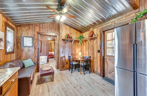 Clarkesville Cabin | Converted Barn Couple's Oasis Near Tallulah Gorge