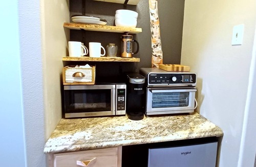 Gateway Apartment | Copper Birch Studio - Basecamp to Adventure