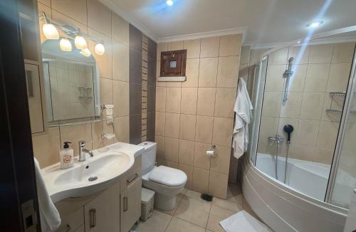 Cankaya Apartment | Corner splash