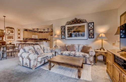 Warrior's Mark Condo | Corral at Breckenridge #102E: Cozy and Close to Town- Private Hot Tub