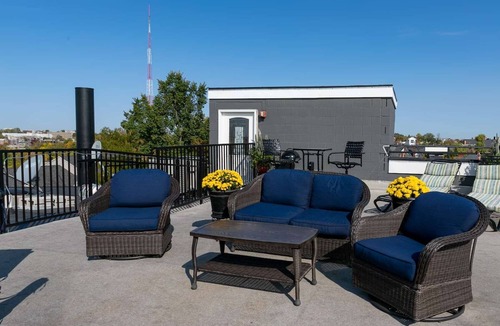 Mount Adams Condo | Cozy 2 Bdrm/1 Bath Condo near Eden Park