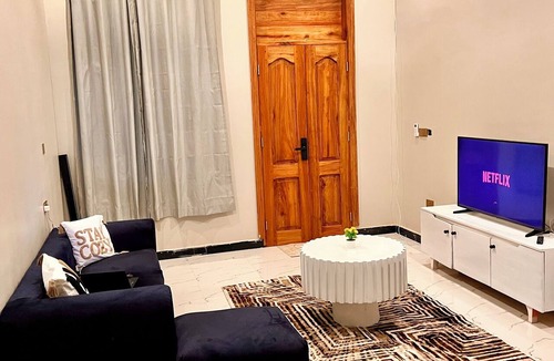 Zanzibar Town House | Cozy 2 Bedroom, Gated Home ,Walk to Zanzibar Airport