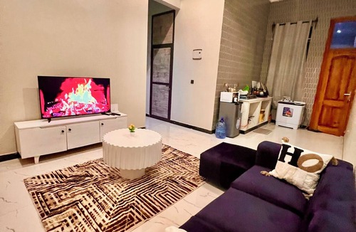 Zanzibar Town House | Cozy 2 Bedroom, Gated Home ,Walk to Zanzibar Airport