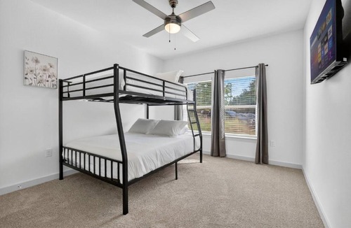 Arlington Apartment | Cozy 2 BR Apt |King Bed |Pool |Gym| Close to Mayo
