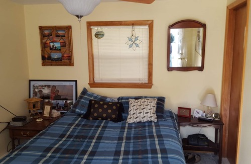 Harbert House | Cozy Cottage close to the Lake