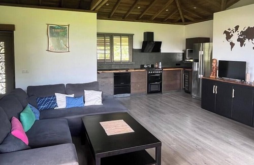 Mataiea House | Cozy home, lagoon-side, private beach, West Coast - Fare 'oa'oa