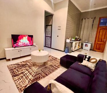 Zanzibar Town House | Cozy homes by Joyce Private Gated ,2 bedroom Home - 2mins walk to the Zanzibar Airport , 10 Mins to Stonetown