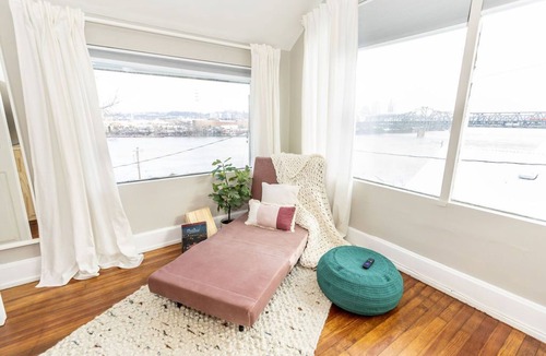 Covington House | Cozy Riverfront Bungalow with Stunning Views