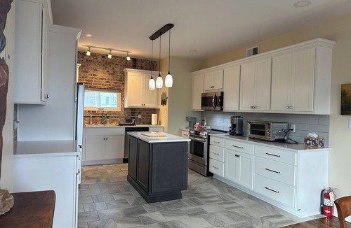 Hickman Apartment | Creative Corner Suite