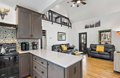 Lake Lure Cottage | Creekside Cottage w/Private Lake & Beach Access in Lake Lure