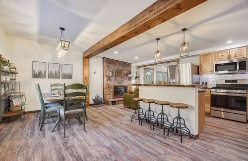 Green Mountain Falls Cabin | Creekside Pack Cabin with 360° Mountain Views
