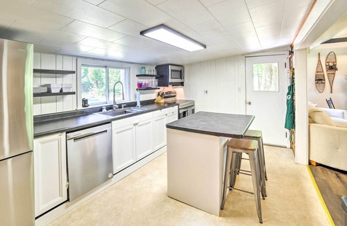 Crivitz Cottage | Crivitz Lakefront Escape w/Boat Dock & Slip!
