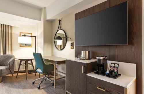 Downtown Seattle Hotel | Crowne Plaza Seattle - No Resort Fee - Newly Renovated IHG Hotel