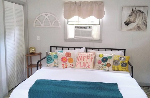 Saint Andrews Apartment | Delightful, pet friendly 1-bedroom apartment in beautiful Sewanee