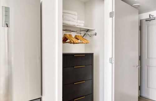 Downtown Seattle Apartment | Deluxe First Hill Studio w/Gym & Coworking, by Blueground